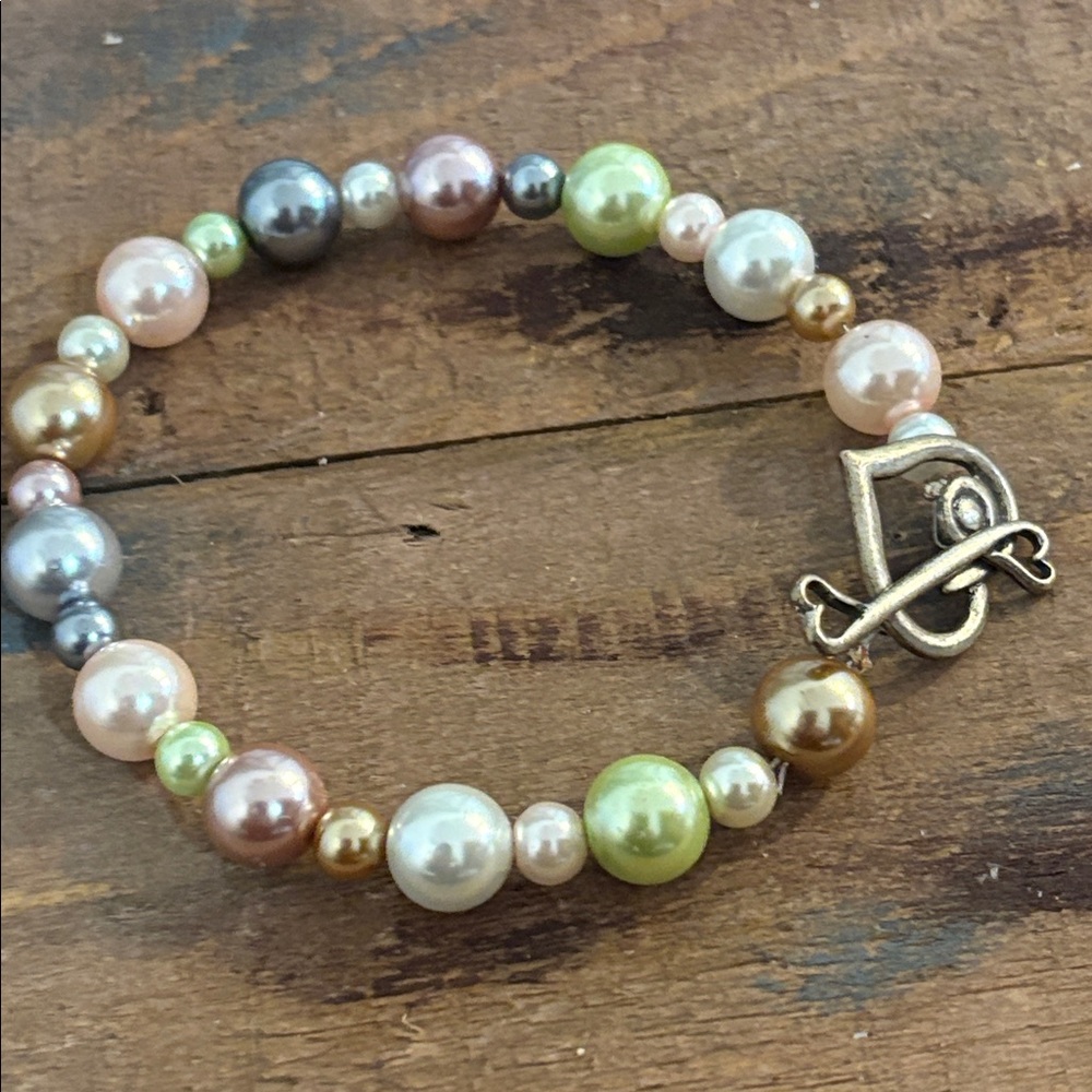 Elegant Multicolor Faux Pearl Bracelet Heart Toggle Clasp